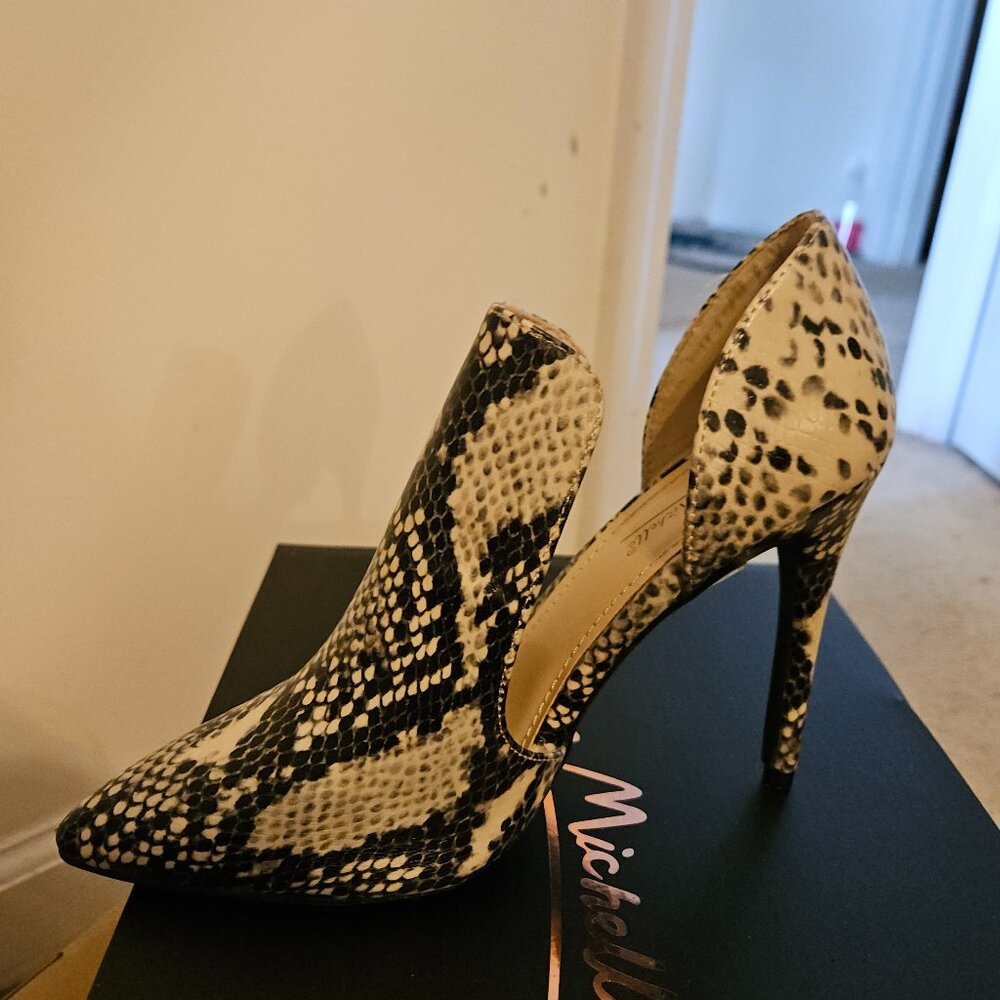 Anne Michelle heel